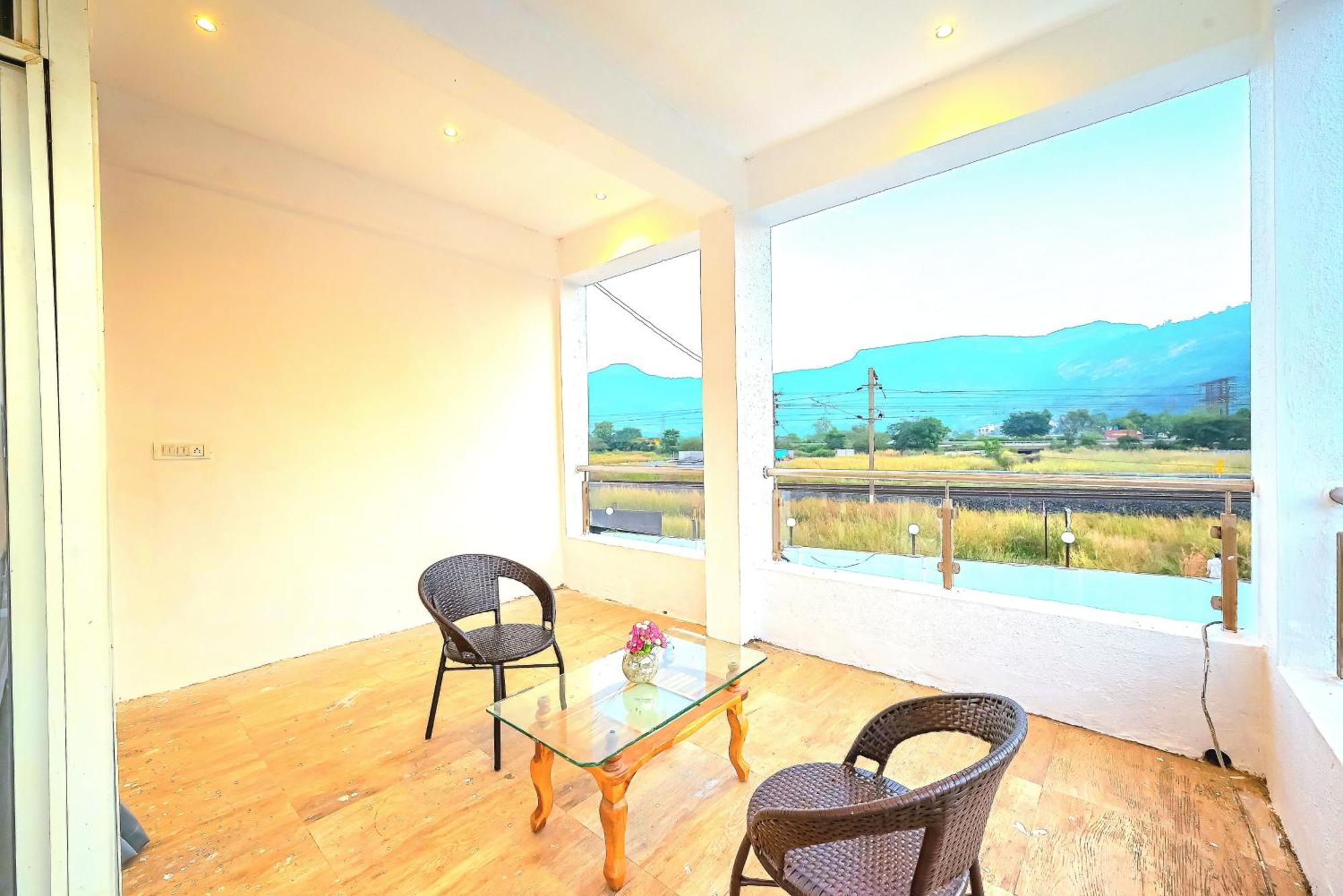 Empyrean Stay II 6Bhk Big Daddy Villa Ll Ac II Pvt Pool II Terrace View II Lux ロナバラ エクステリア 写真