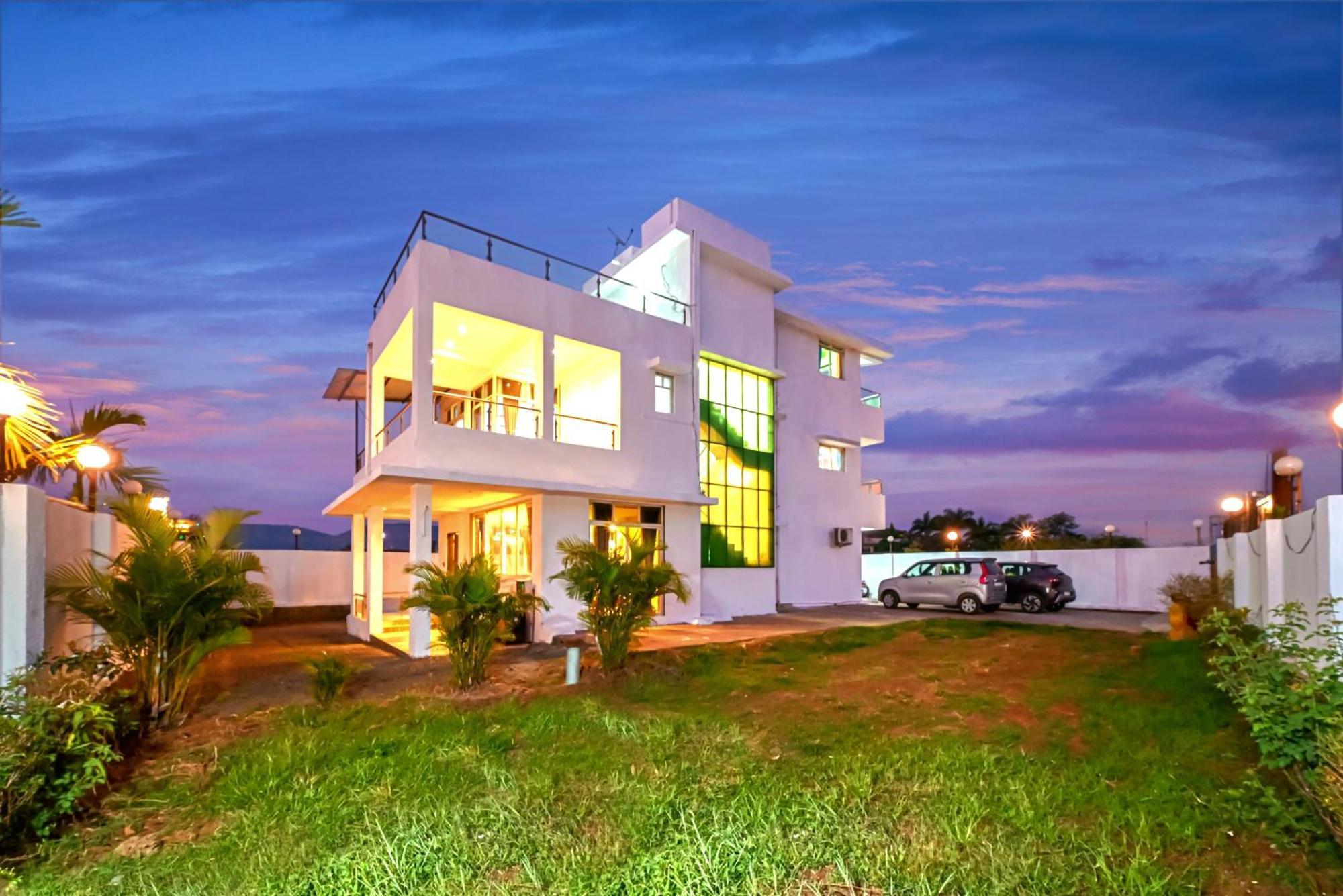 Empyrean Stay II 6Bhk Big Daddy Villa Ll Ac II Pvt Pool II Terrace View II Lux ロナバラ エクステリア 写真