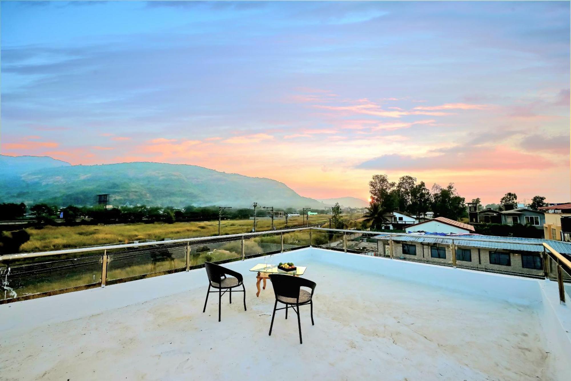 Empyrean Stay II 6Bhk Big Daddy Villa Ll Ac II Pvt Pool II Terrace View II Lux ロナバラ エクステリア 写真