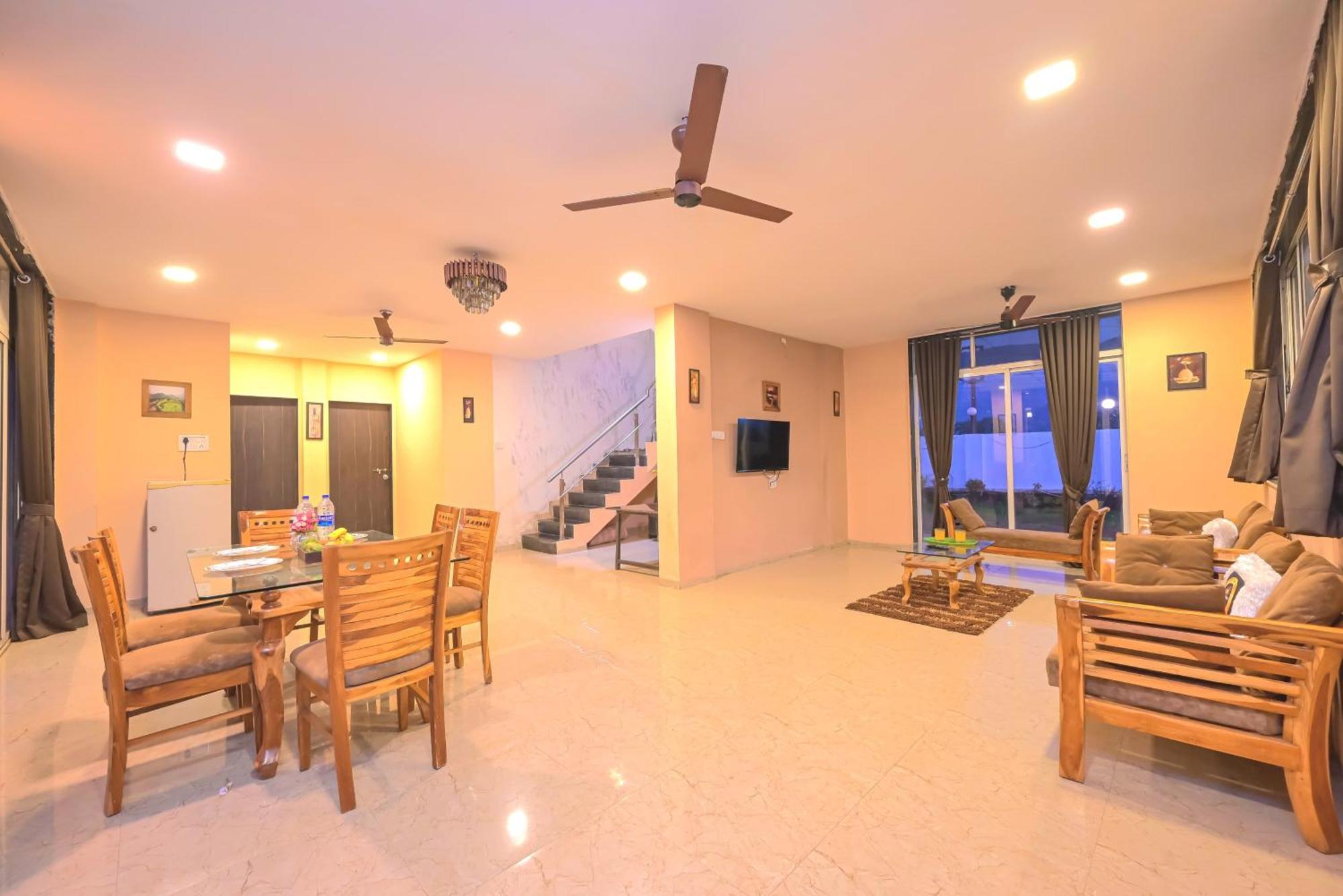 Empyrean Stay II 6Bhk Big Daddy Villa Ll Ac II Pvt Pool II Terrace View II Lux ロナバラ エクステリア 写真